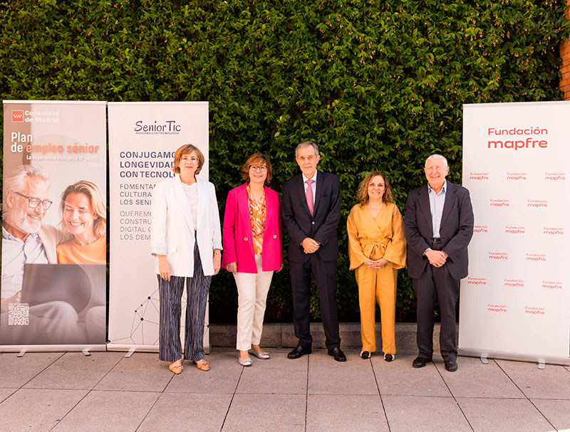 Guía para ayudar a los mayores a ampliar su cultura digital