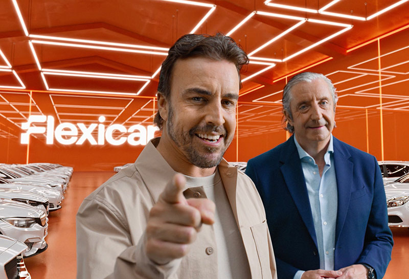 Fernando Alonso y Josep Pedrerol en la nueva campaña de Flexicar