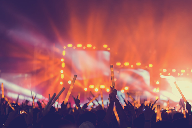Música en vivo para conectar con un público hipersaturado