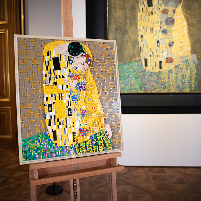 LEGO y el Museo Belvedere presentan "Gustav Klimt – El beso".