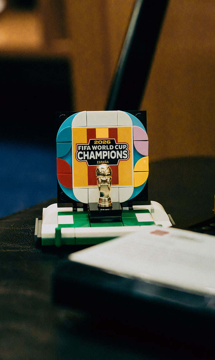 LEGO celebra el triunfo de España en el Mundial de Fútbol.