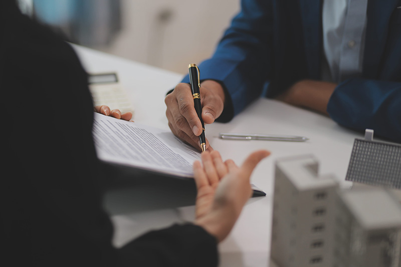 ¿Tú también firmas condiciones bancarias sin comprenderlas?