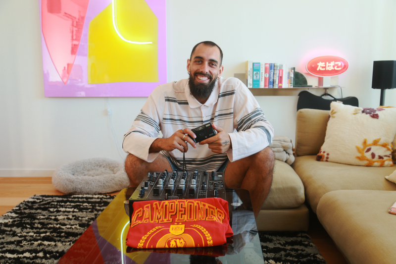 Borja Iglesias sube a Wallapop su camiseta de celebración del Mundial