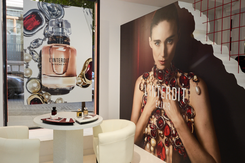 Givenchy Beauty presenta L'Interdit Elixir con una experiencia inmersiva