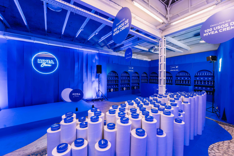 NIVEA CREME celebra el centenario del color que se convirtió en un icono