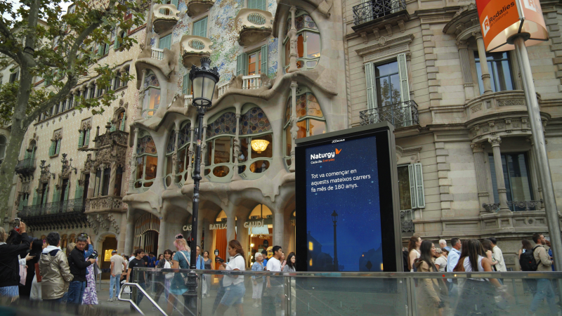 Naturgy vuelve a iluminar Barcelona de la mano de JCDecaux