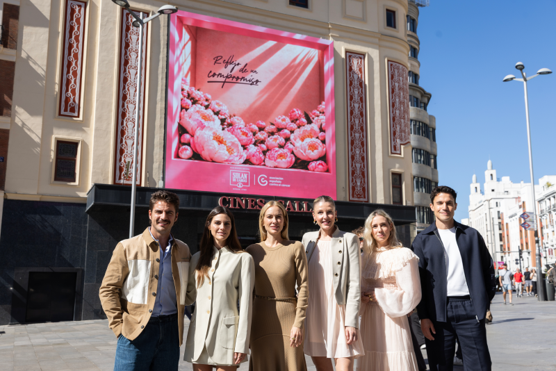 Solán de Cabras y la Asociación Española Contra el Cáncer llevan a Callao un mural floral digital