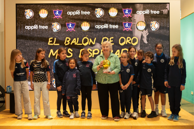 ‘El balón de oro más esperado’, un homenaje a las pioneras del fútbol femenino